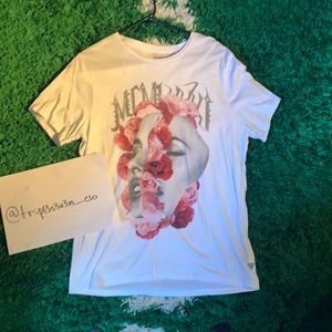 GUESS Rose Face Graphic Tee